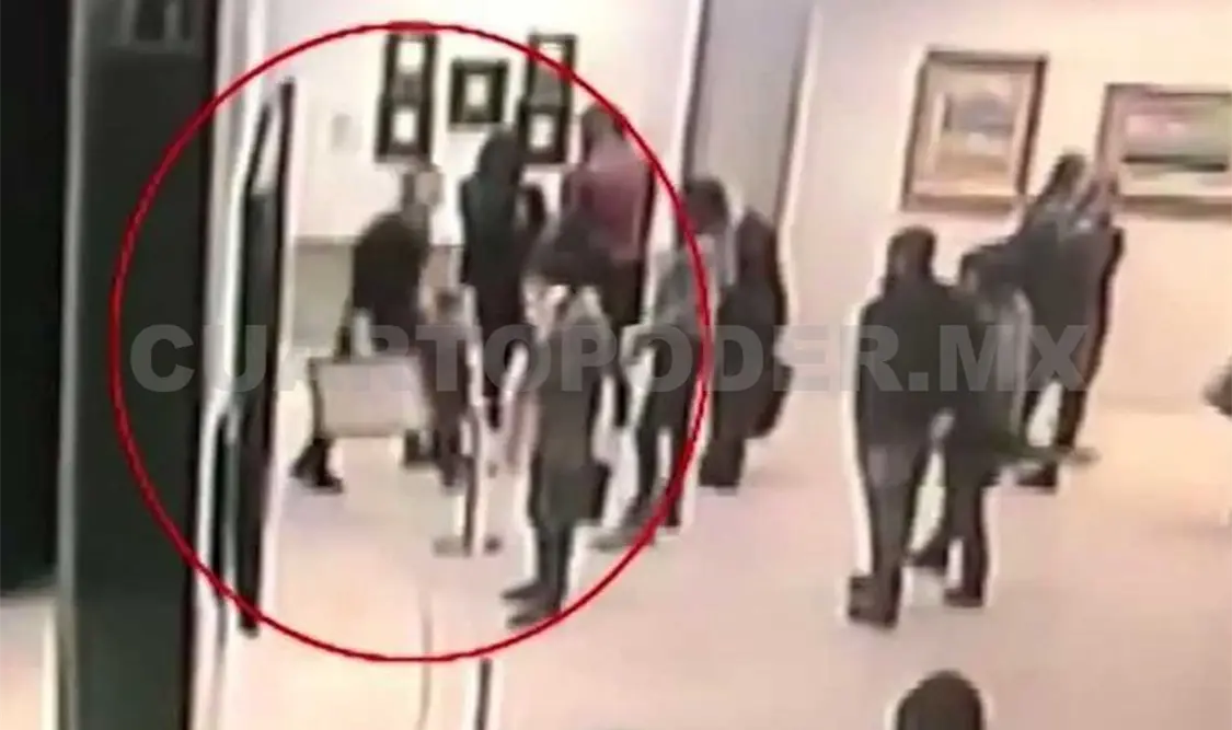 El cuadro fue sustraído ante la mirada de los visitantes, luego fue recuperado por la policía. Cortesía