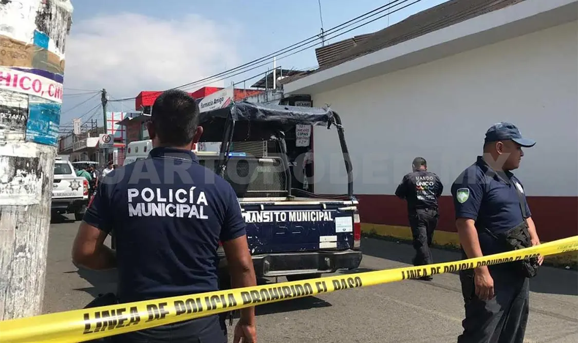 Elementos de la policía municipal implementaron un operativo por la zona para dar con el paradero del asesino pero no lograron encontrarlo. Rafael Victorio / CP