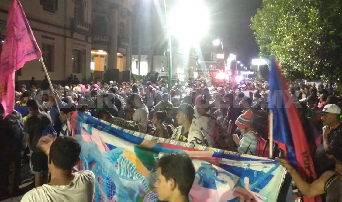 Parte caravana de migrantes hacia EUA