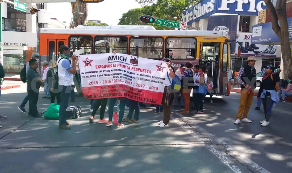 Prometen más pagos a maestros interinos