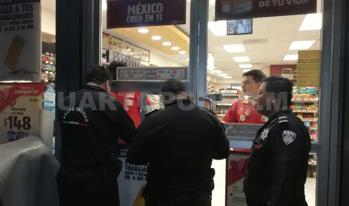 Doble asalto a tiendas de conveniencia en Tuxtla
