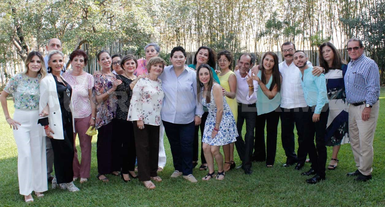 Luz María festejó un año más