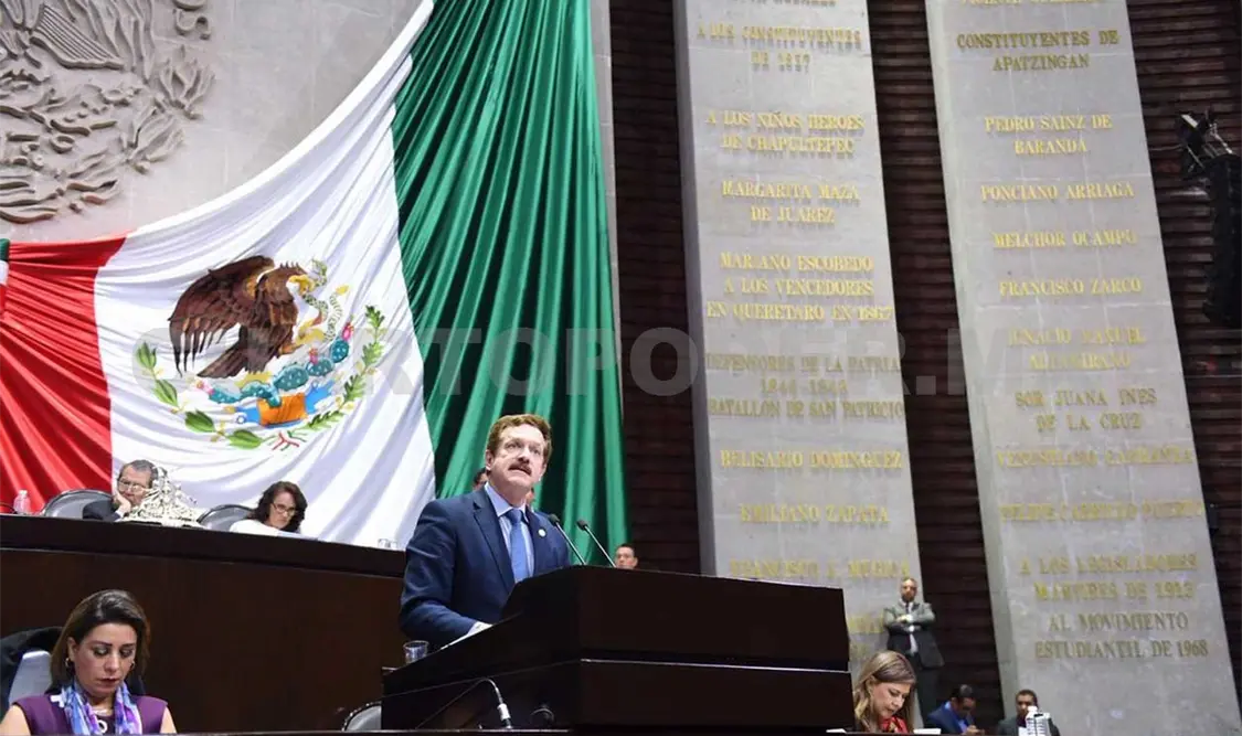 Oposición presenta contrarreforma educativa
