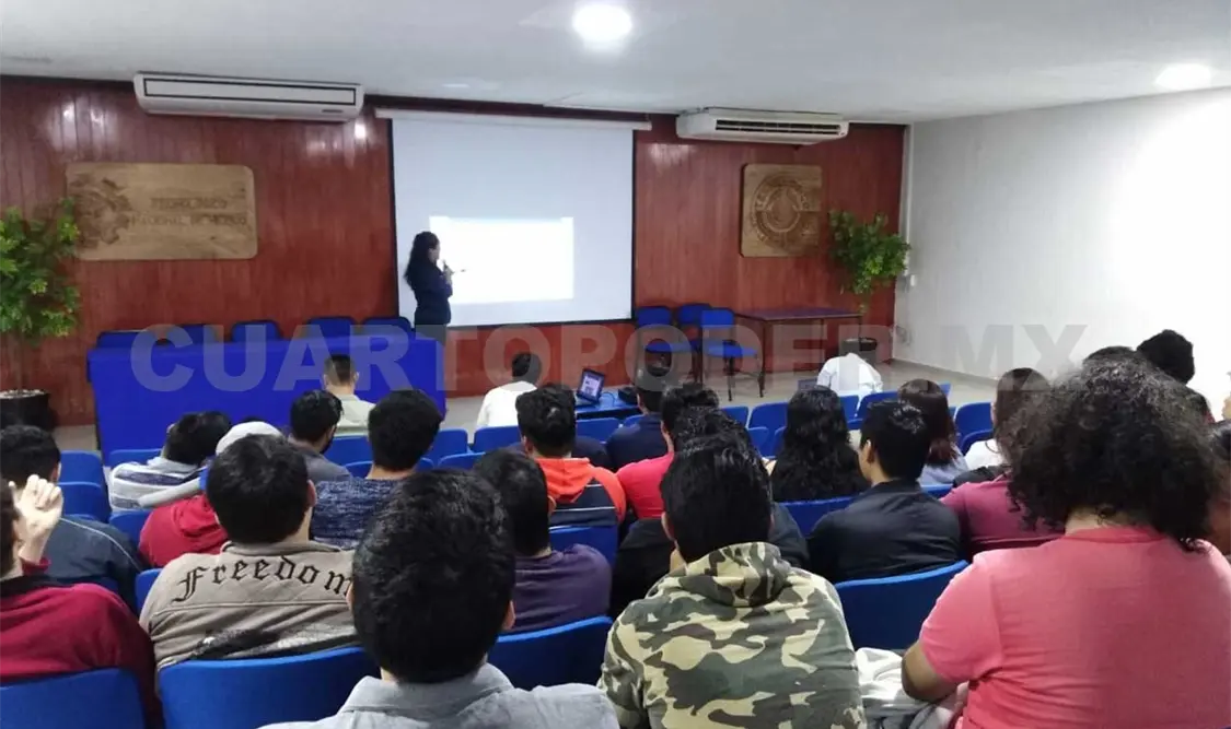 Estudiantes exponen proyectos en electrónica