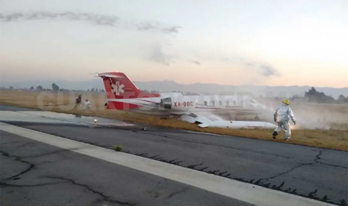Se sale de la pista e incendia aeronave