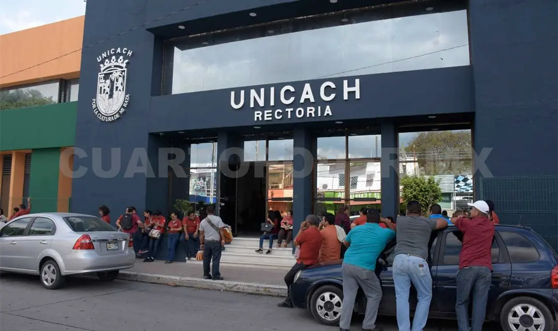 Siguen conflictos en Unicach; rector falta a la verdad