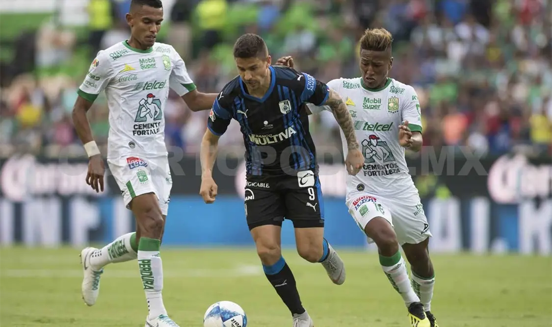 Gallos y Pumas en un duelo de necesitados