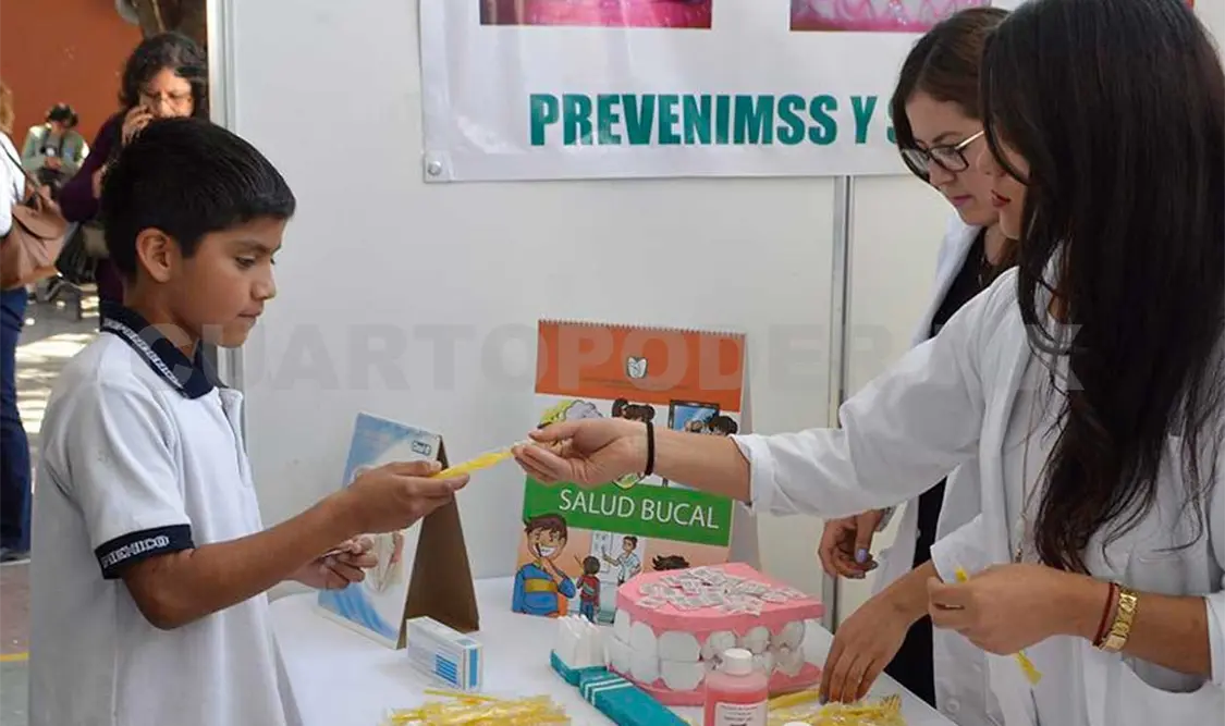 Las caries a temprana edad se desarrollan principalmente por falta de higiene bucal  que siempre terminará por dañar la estructura dental. CP