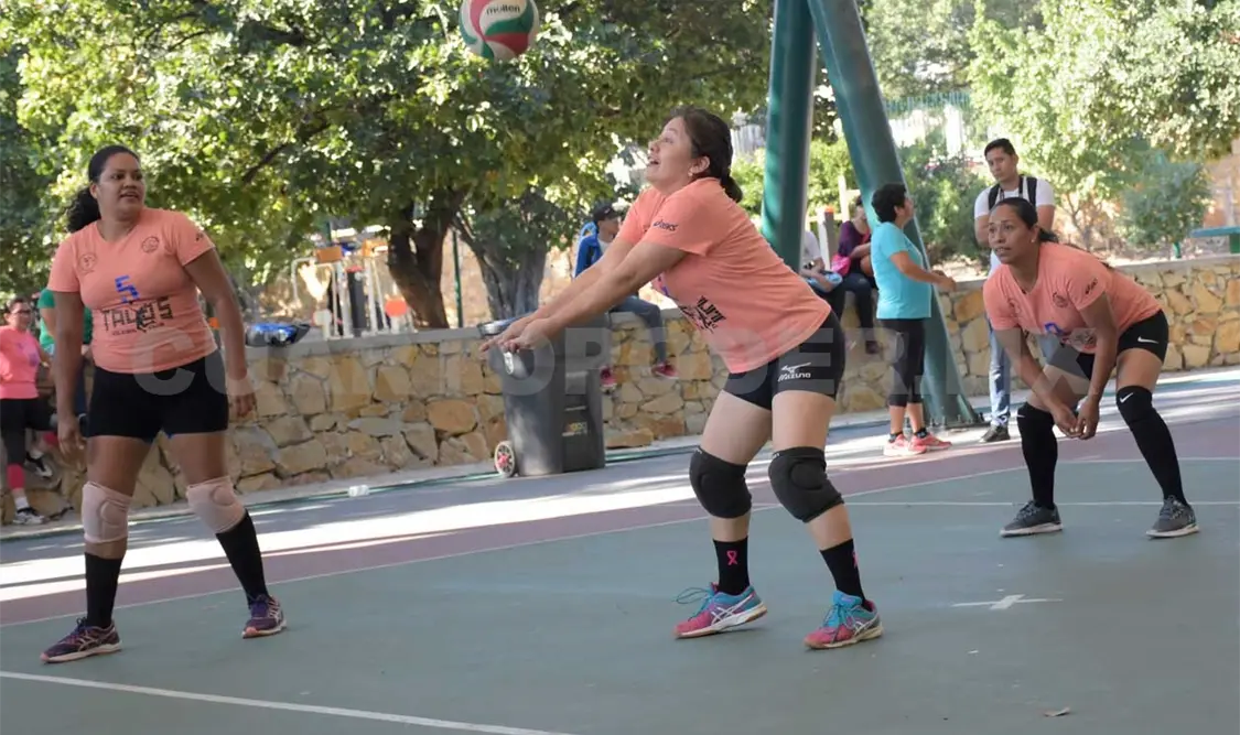 Instituto Hispano consiguió un triunfo muy importante al vencer a Surimbas por sets de 25-17, 8-25 y 6-15. Guillermo Ramos/CP