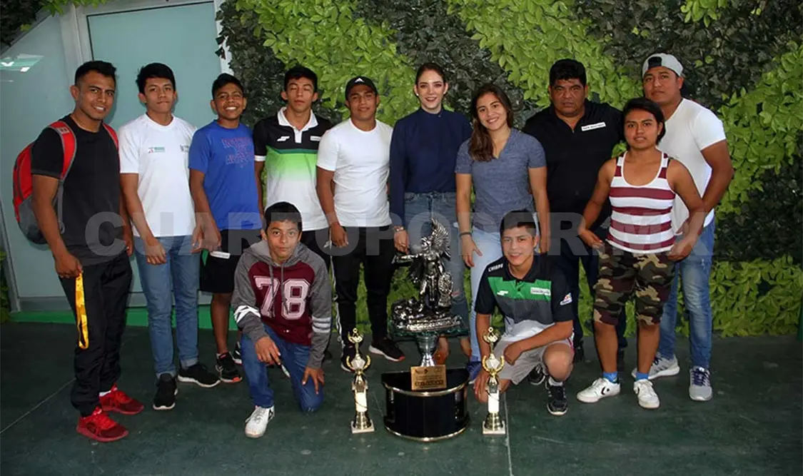 Selección de Luchas triunfa en Tabasco