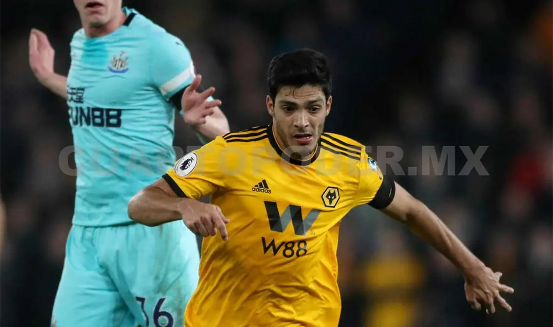 Wolves y Raúl Jiménez sacan agónico empate
