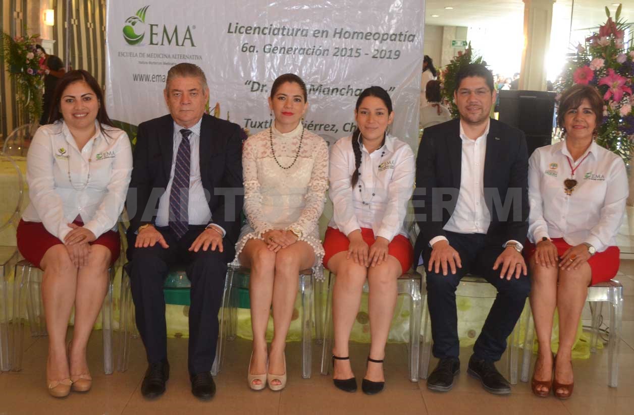 Se graduaron con honores