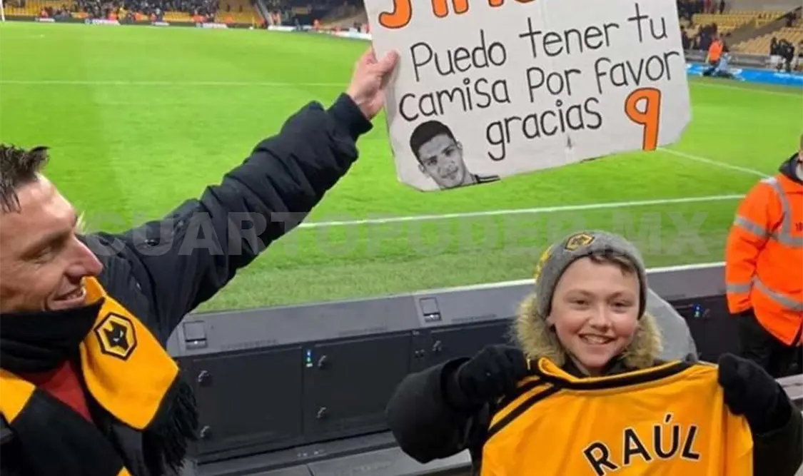 Raúl Jiménez tiene detallazo con niño