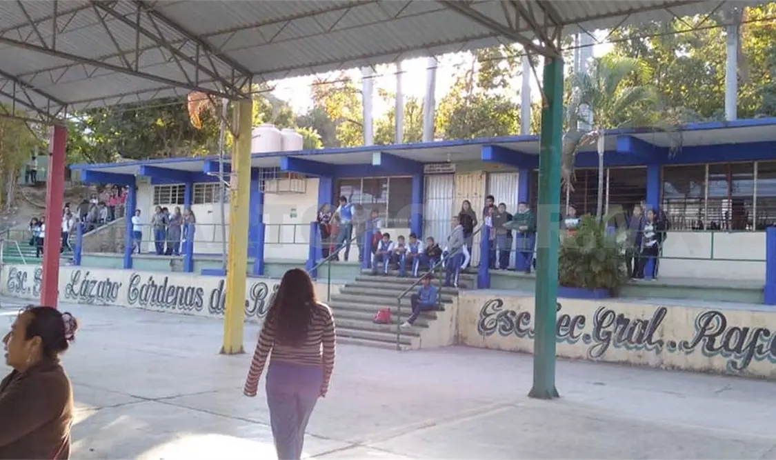 Escuela permanecerá cerrada hasta que se esclarezca caso