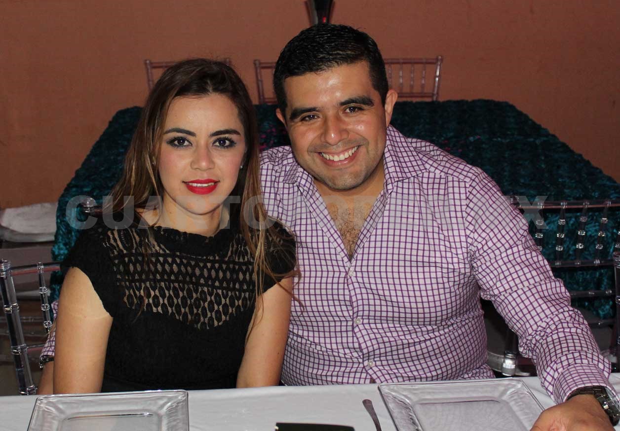 Itzel celebró con amigos