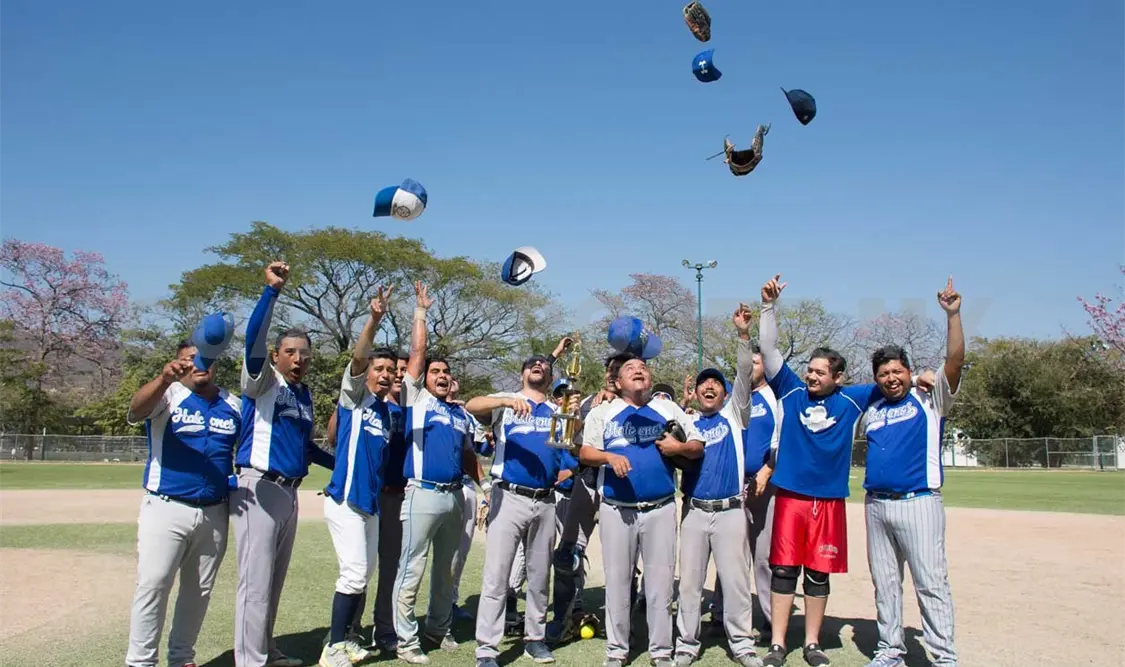 Halcones, campeón del Torneo Invernal