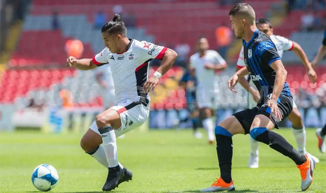 Lobos vence 3-1 a Querétaro y se acerca a zona de liguilla