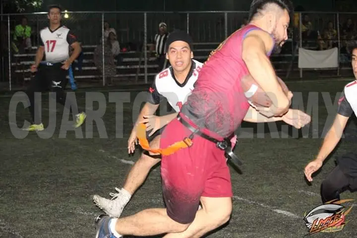 Águilas Reales derrotó en calidad de visitante a Kings 12-13, para de esta manera arrebatarle el primer sitio del certamen. Cortesía