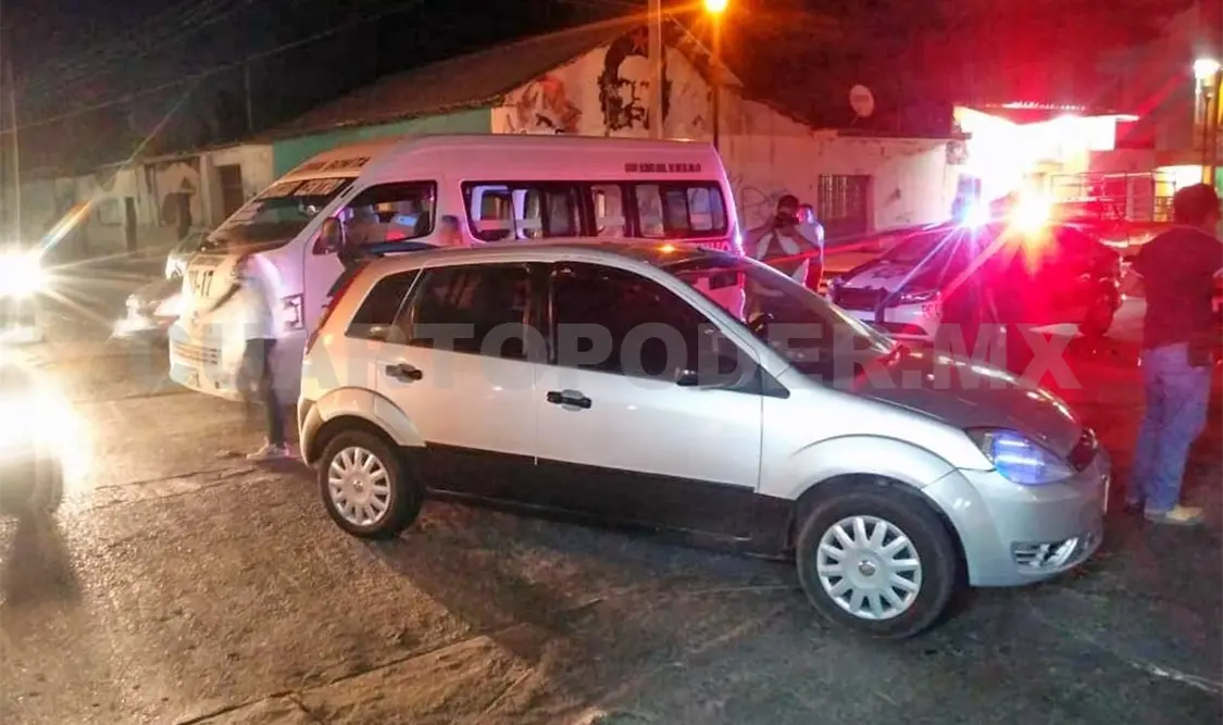 Fuerte impacto entre colectivo y un particular