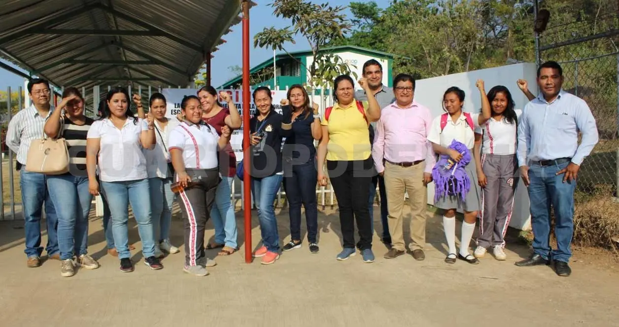 Toman Prepa 4, piden destitución de directora