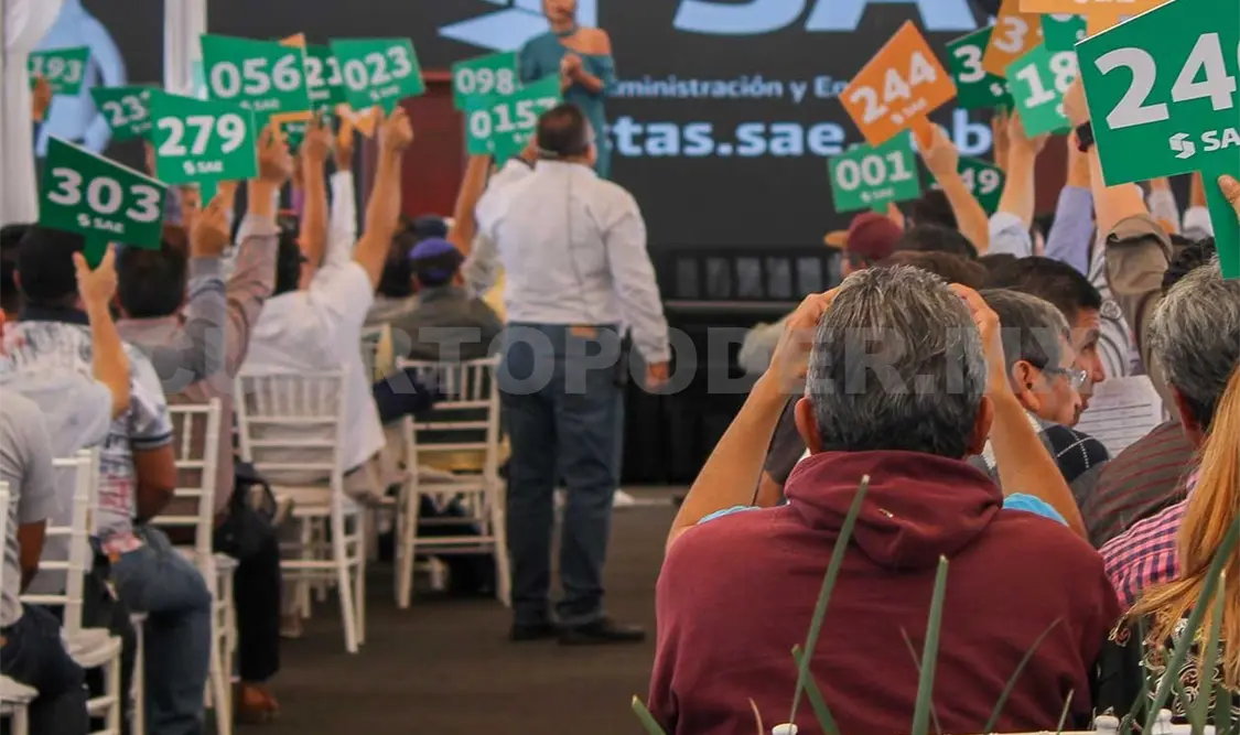 Este sábado se llevó a cabo la subasta en la que se ofertaron 218 vehículos oficiales en la Base Aérea de Santa Lucía. El Universal