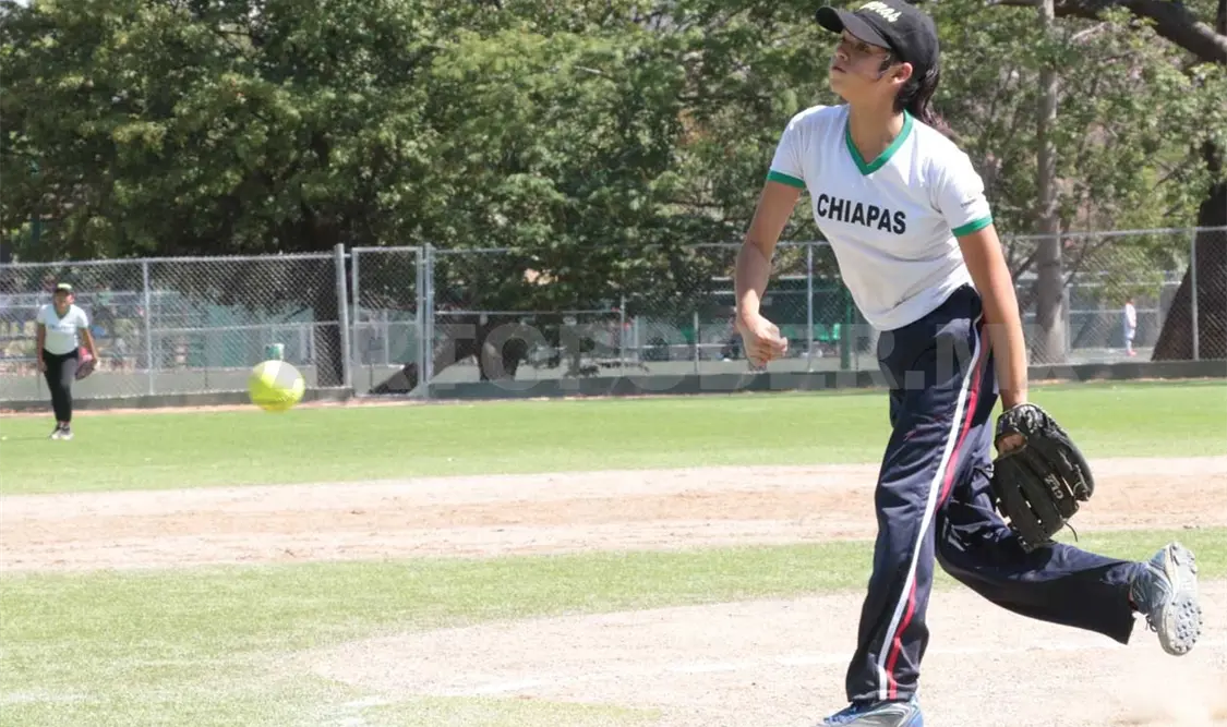 Softbol femenil, con intensa preparación