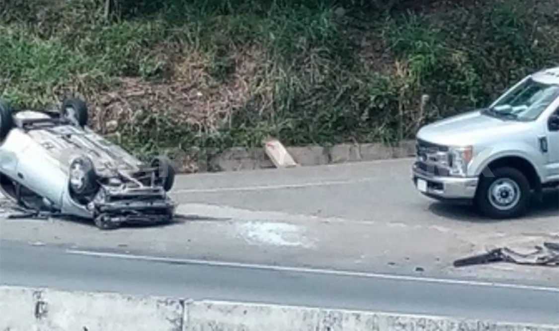 Al parecer fue el exceso de velocidad lo que provocó el accidente de la unidad Chevrolet tipo Chevy. CP