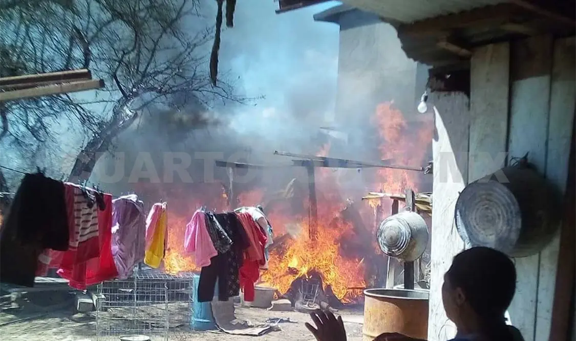 Fuego consume por completo una vivienda