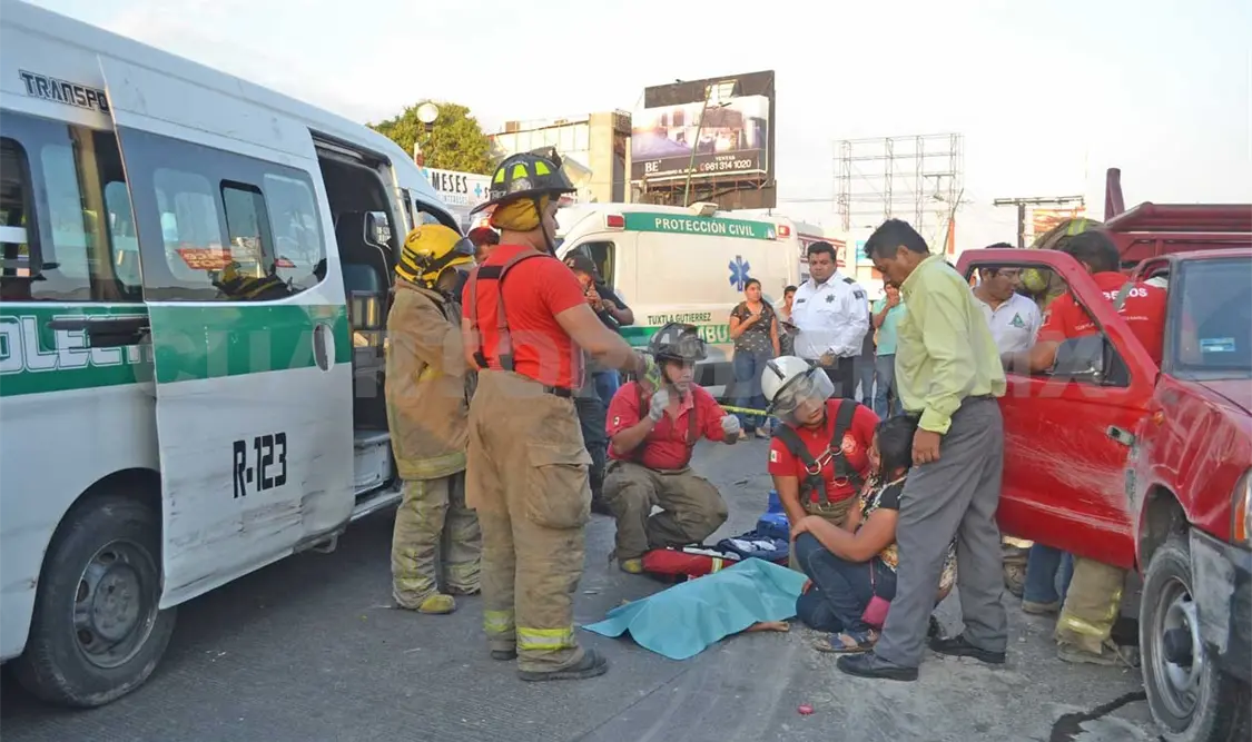 El accidente donde perdió la vida una niña de tres años ocurrió ayer por la tarde sobre el bulevar Belisario Domínguez. Rafael Cabrera / CP