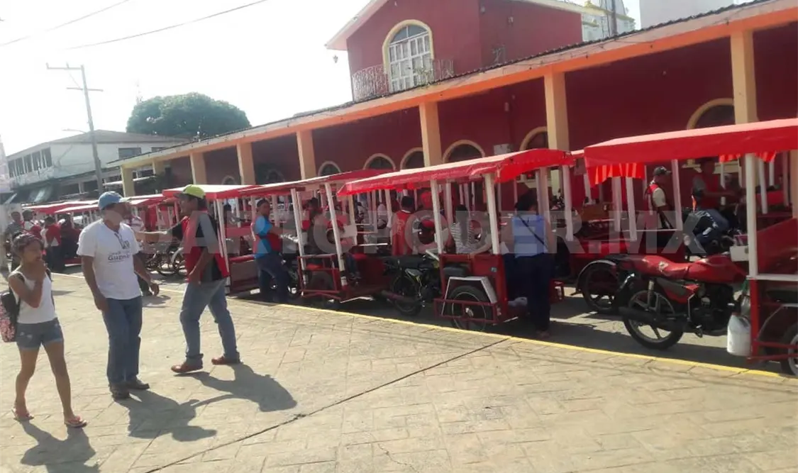 Protestan por inseguridad y falta de servicios