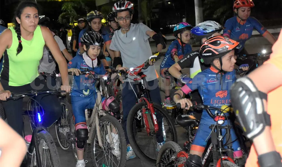Con éxito el 8º aniversario del paseo nocturno