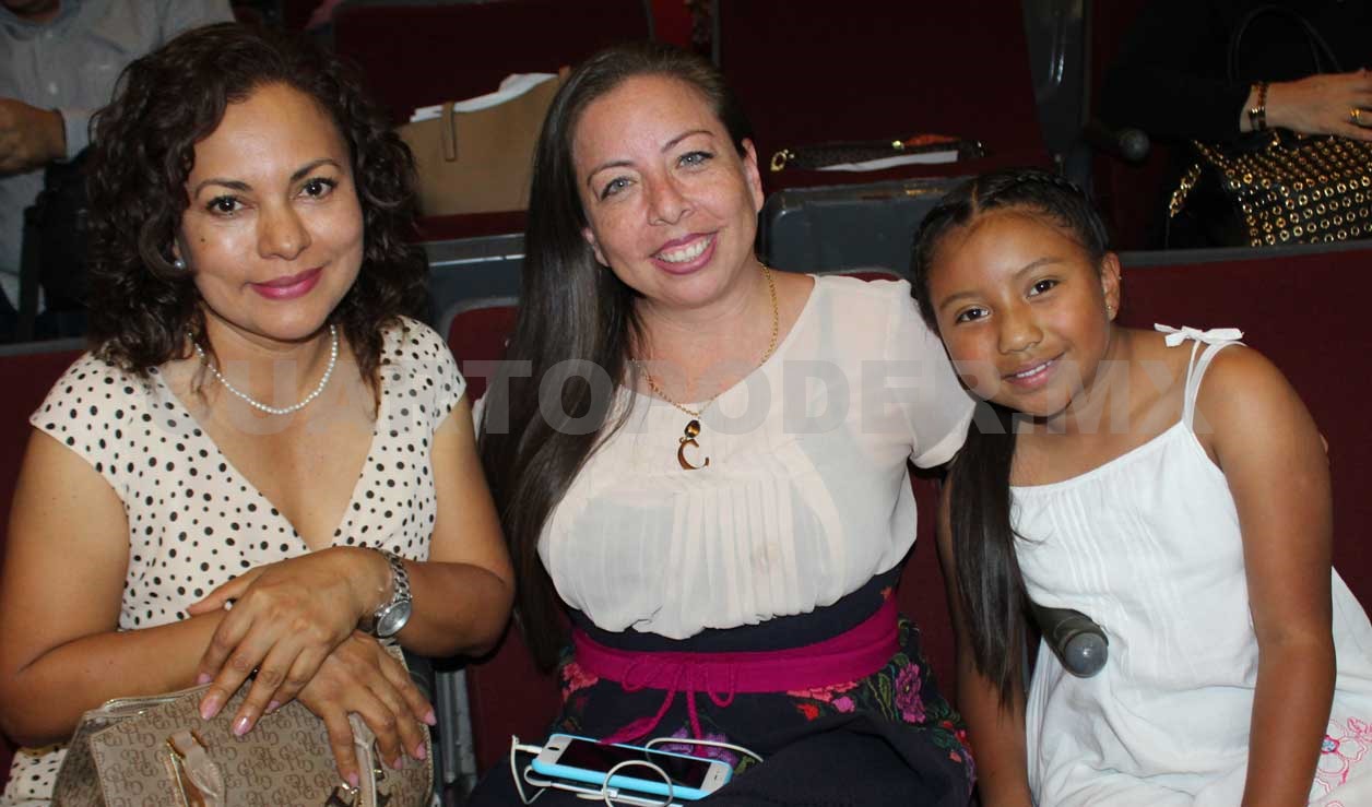 Mujeres recibieron reconocimientos