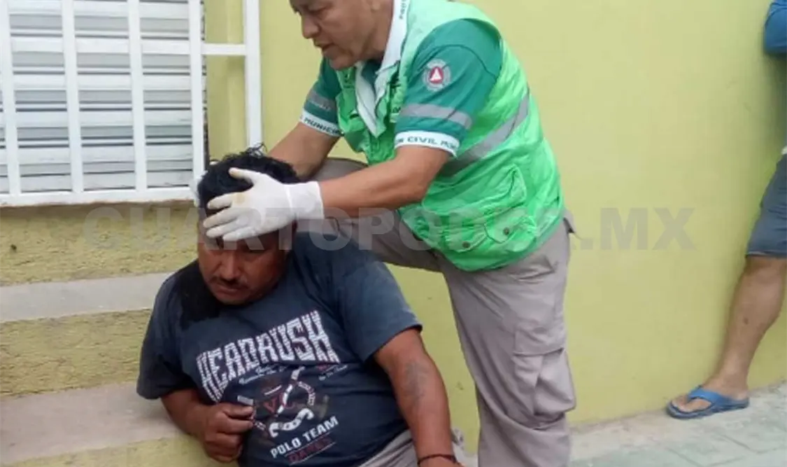 Repartidor de gas cayó de cabeza de una escalera