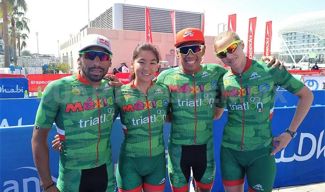 Triatletas se quedan en puesto 12 de Relevos