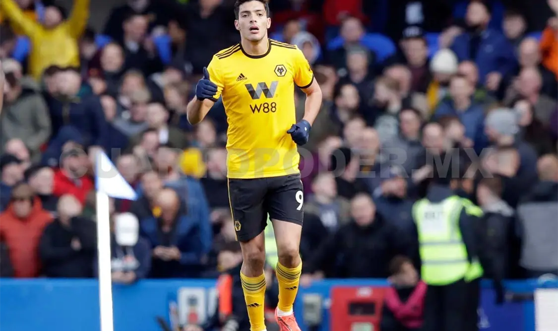 Raúl Jiménez conquista su gol 100 ante Chelsea