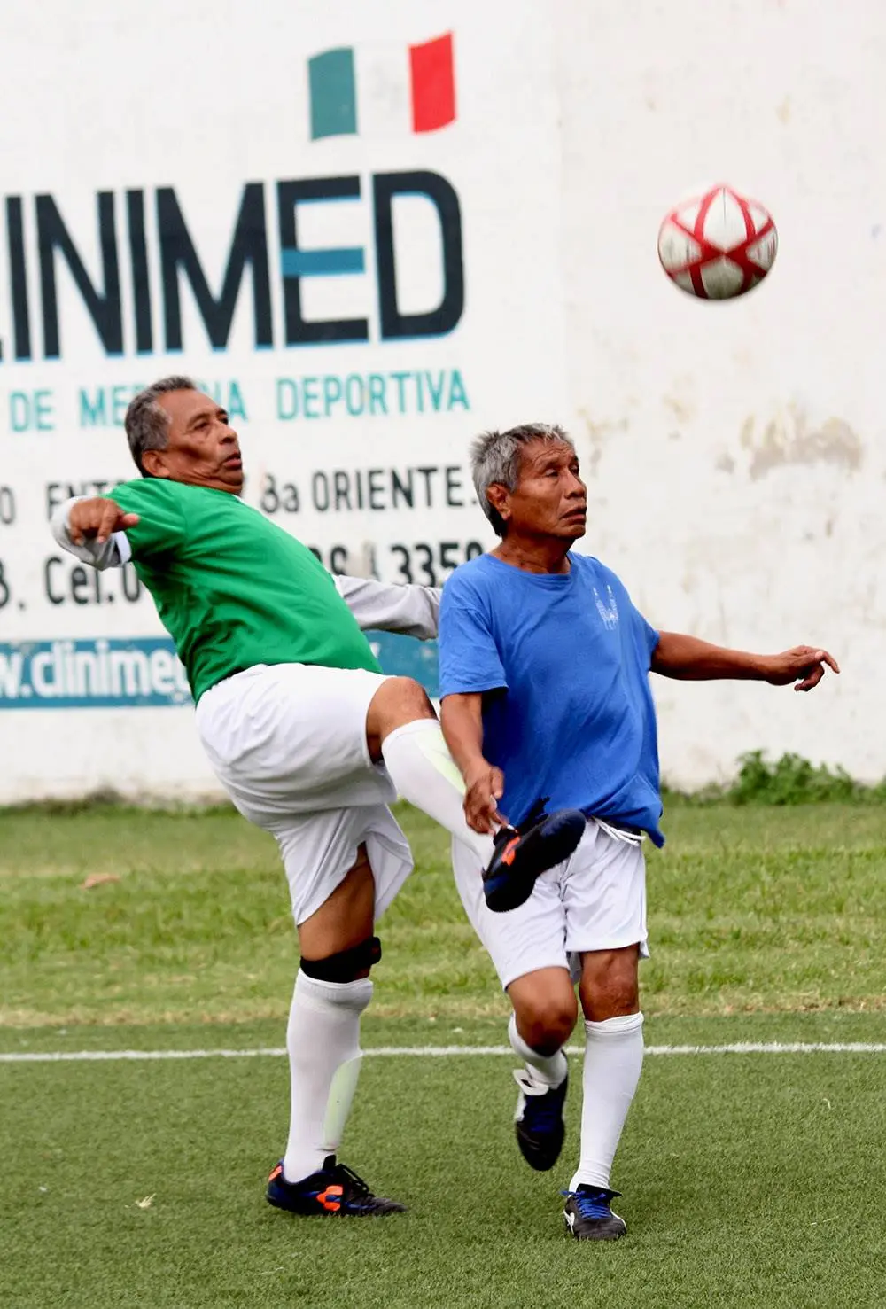 Buscando llegar en la mejor forma, los equipos municipales de Futbol continúan con sus juegos de preparación. Cortesía