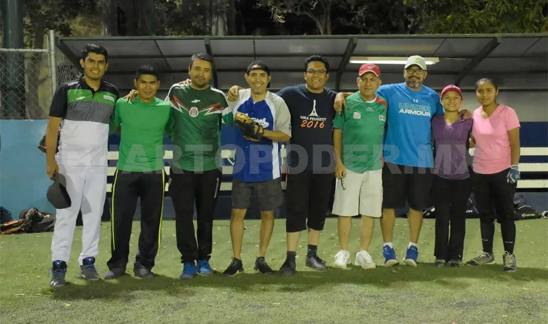Directivos y comunicadores disputan juego amistoso