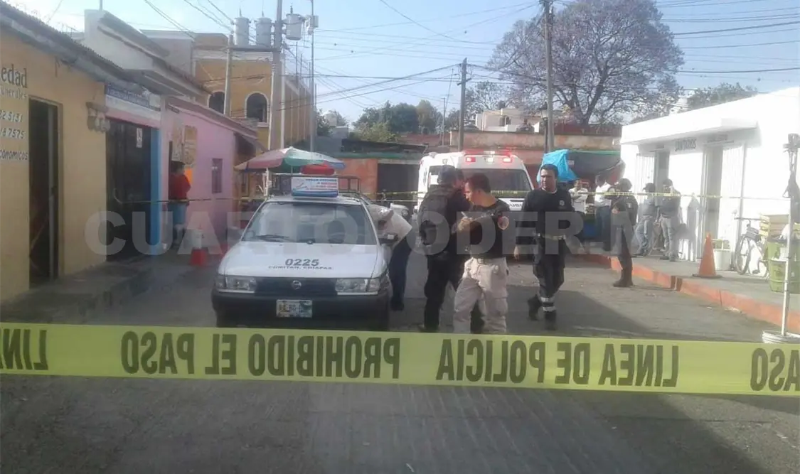 Muere mujer en un taxi camino al hospital