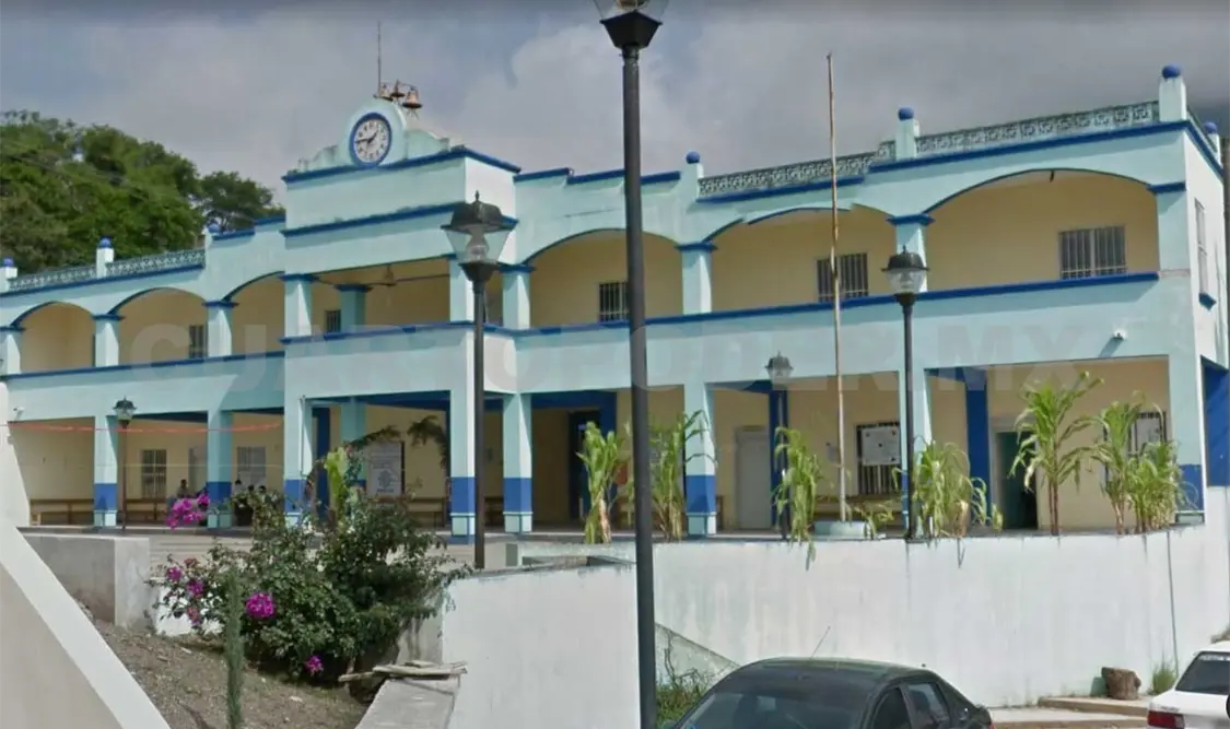 Denuncian a funcionario por politizar apoyos del INPI