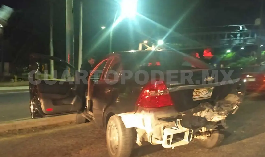 Mujer es lesionada en fuerte percance