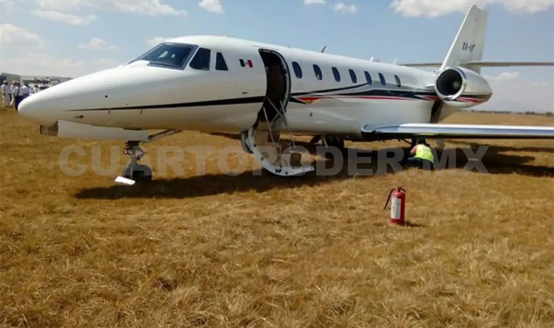 Se despista avioneta en aeropuerto de Toluca