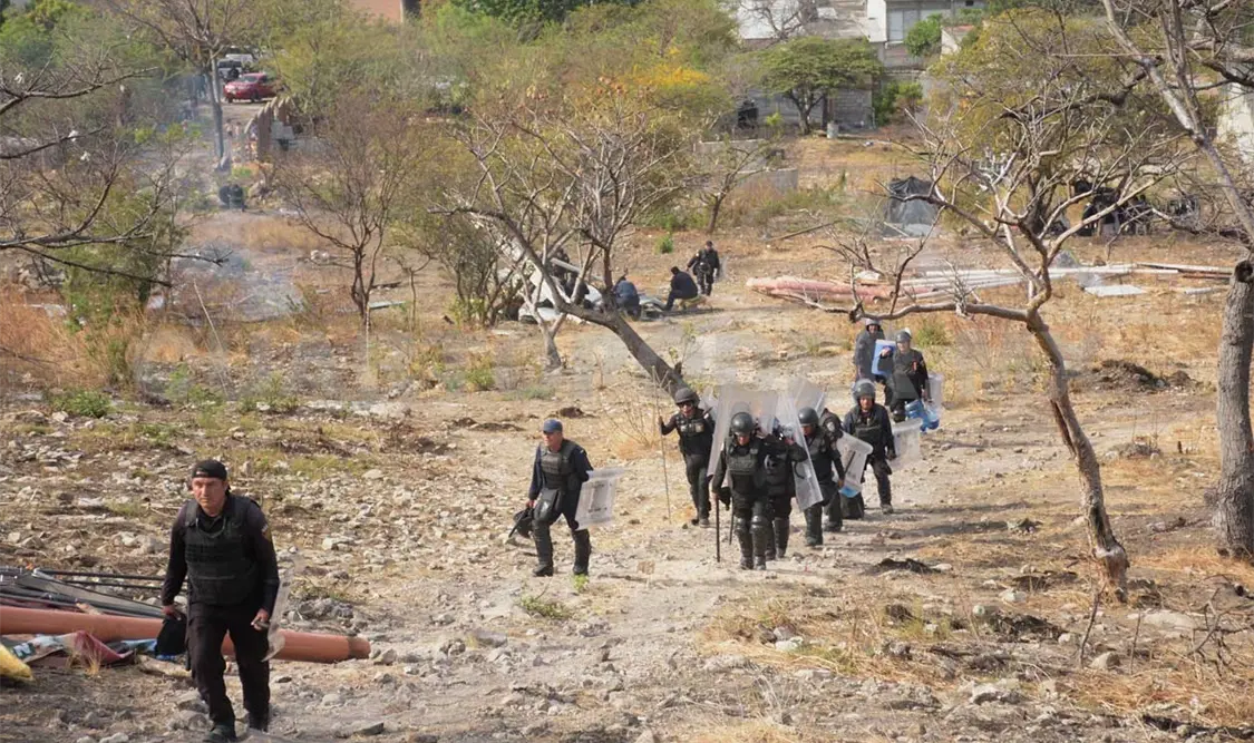 Presencia policíaca en predio invadido