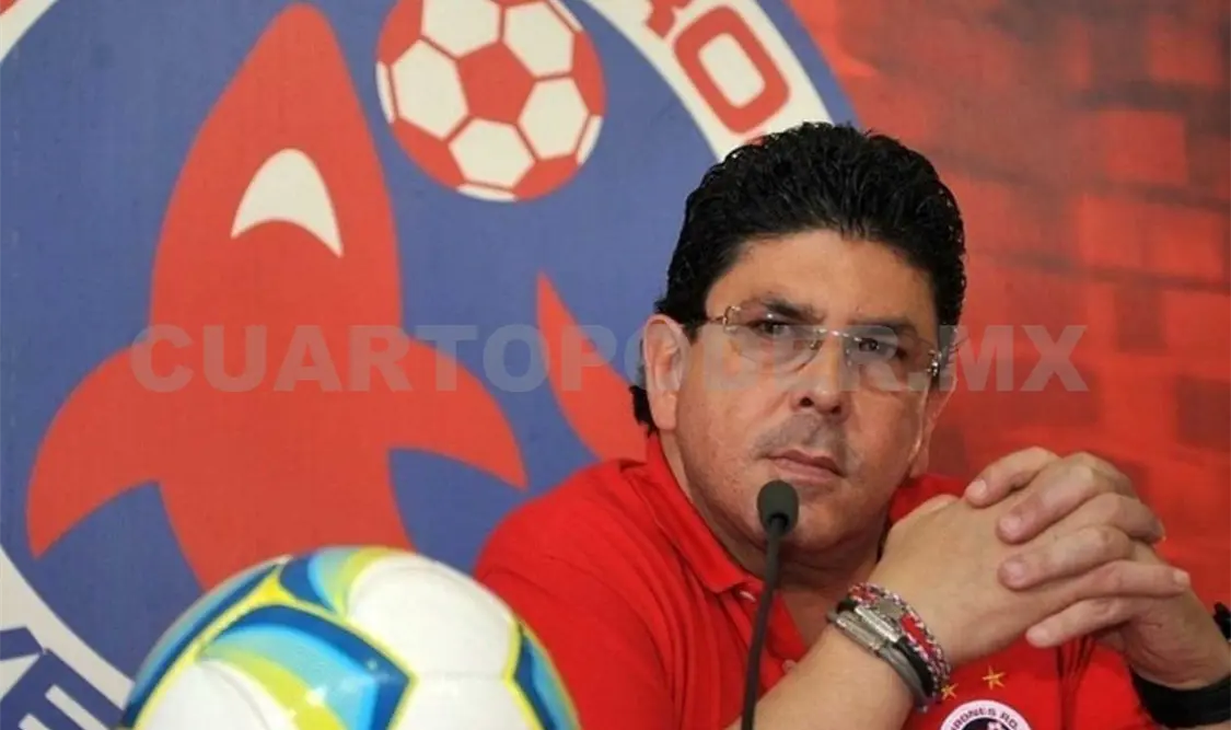 Fidel Kuri, a un paso de perder al Tiburón
