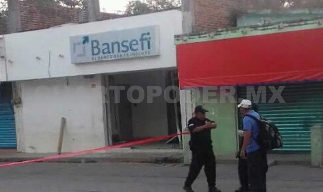 Ladrones se llevan cajero automático