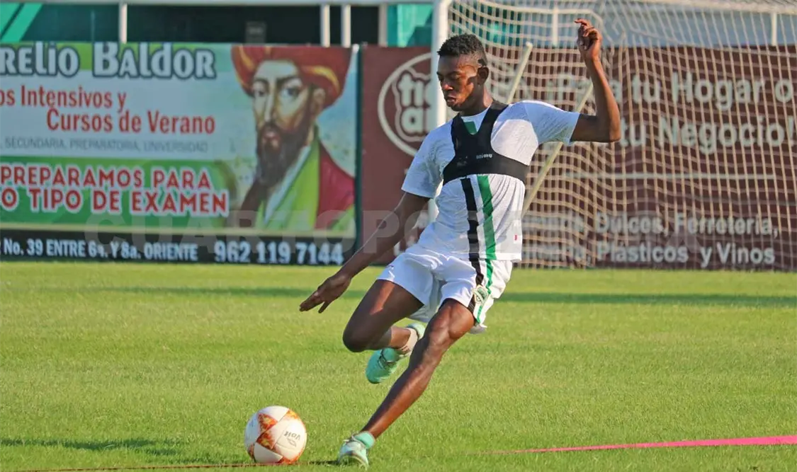 Vamos a dejar el corazón en la cancha: Freddy Cabezas