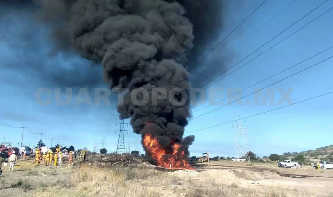 Reportan incendio de toma clandestina en Axapusco