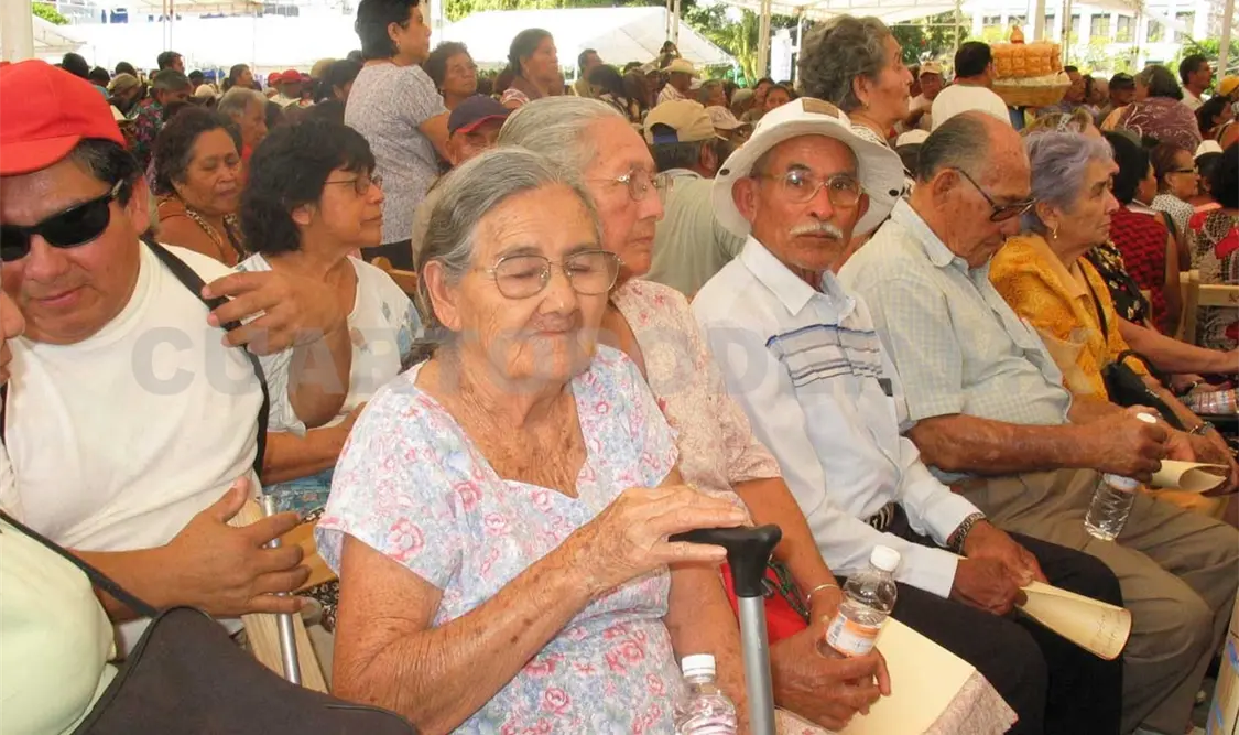 Habrá dinero para casi 300 mil adultos mayores
