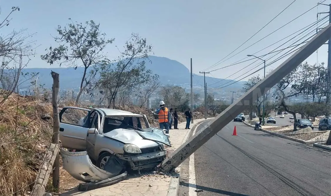 Paramédicos valoraron a la víctima, sin embargo, esta resultó solo con golpes contusos.