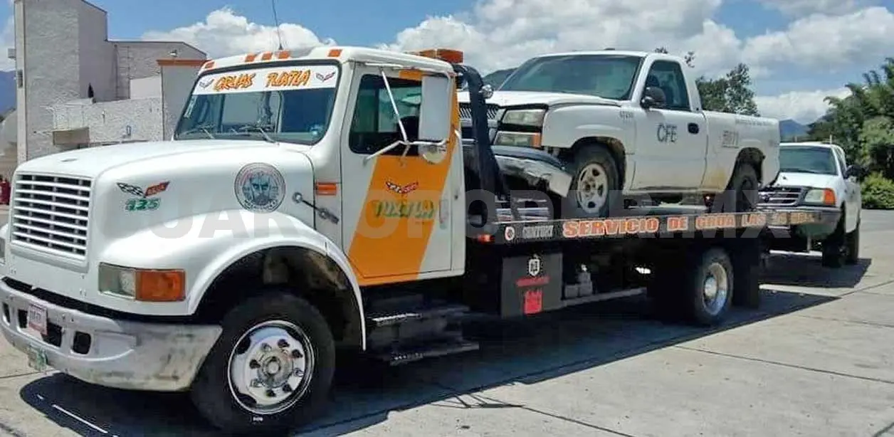 “Grúas Tuxtla” y “Grúas ME” son señaladas de hacer cobros abusivos contra los usuarios de estos servicios. CP