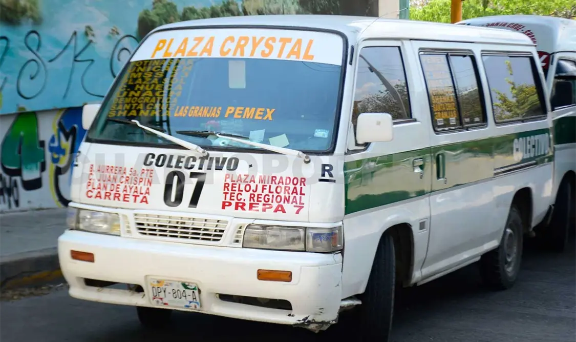 La invasión de rutas está proliferando en la capital chiapaneca; es necesario regularizar esta situación, piden. Guillermo Ramos / CP
